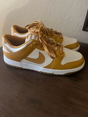 Nike Low-Top Sneakers in Mustard and White